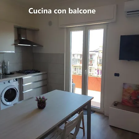 Sunrise Marina 마리나디지오이사이오니카